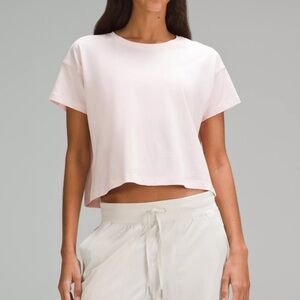 Lululemon cates t-shirt size 6